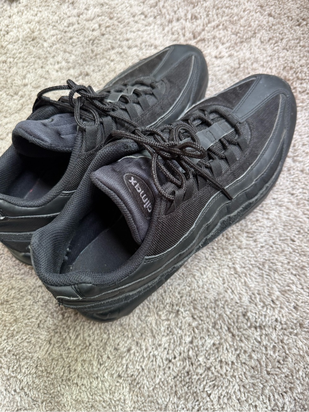 Nike Air Max 95 Essential Triple Black CI3705-001 Men’s Size 13 - Picture 2 of 9